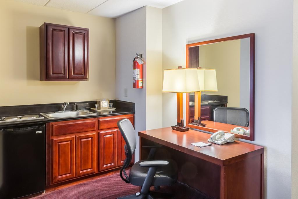 Clarion Hotel Somerset - New Brunswick Экстерьер фото