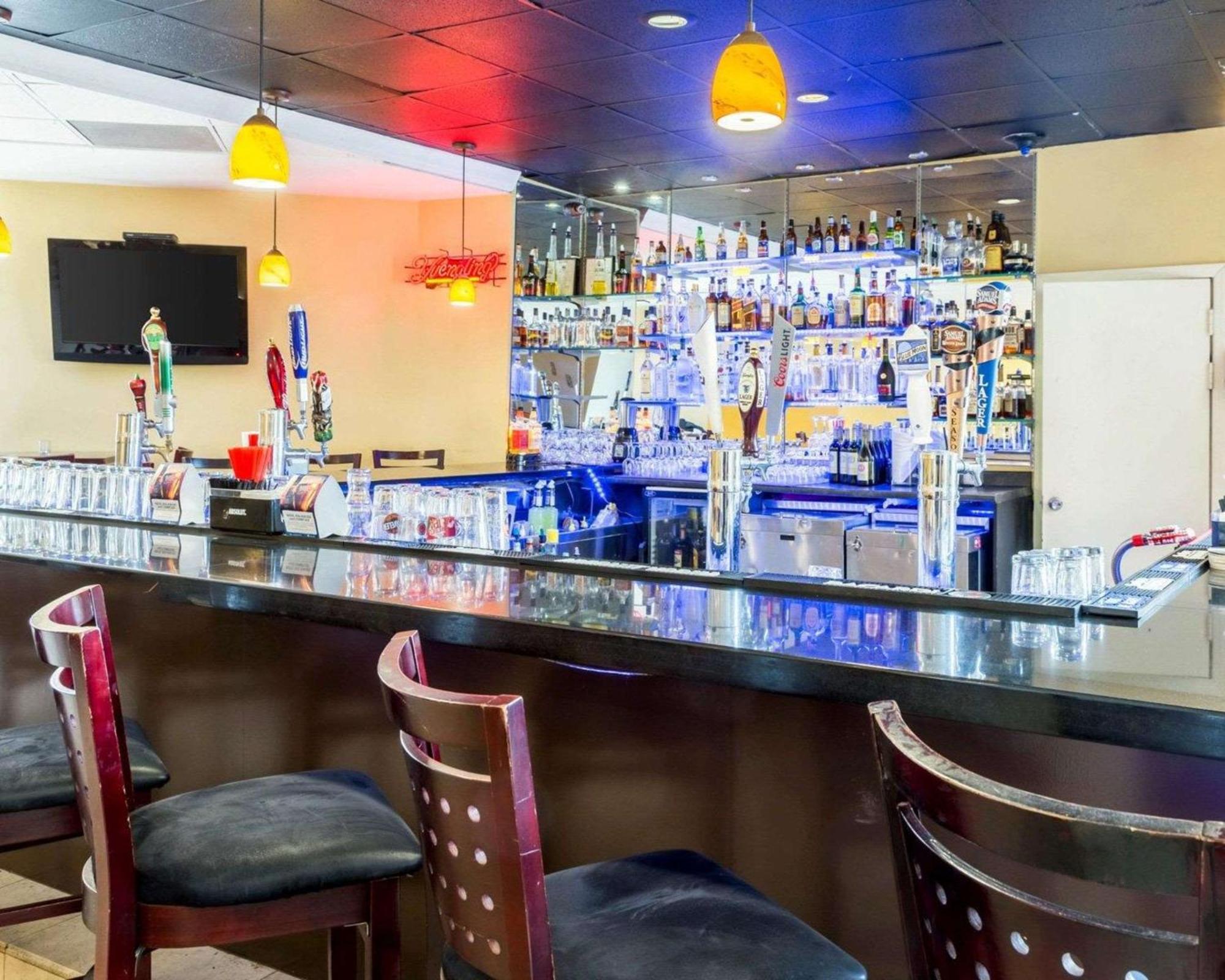 Clarion Hotel Somerset - New Brunswick Экстерьер фото