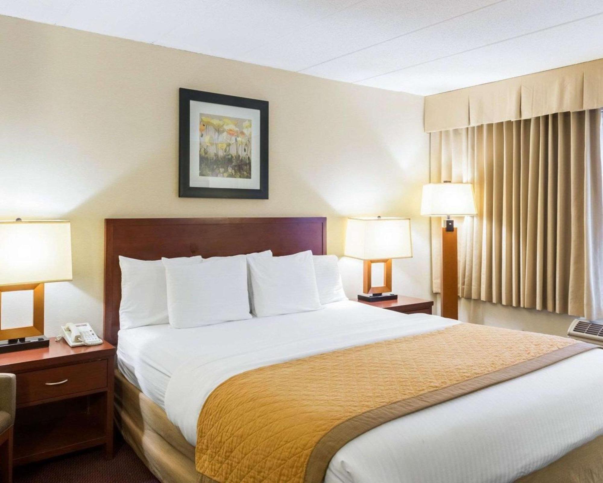 Clarion Hotel Somerset - New Brunswick Экстерьер фото