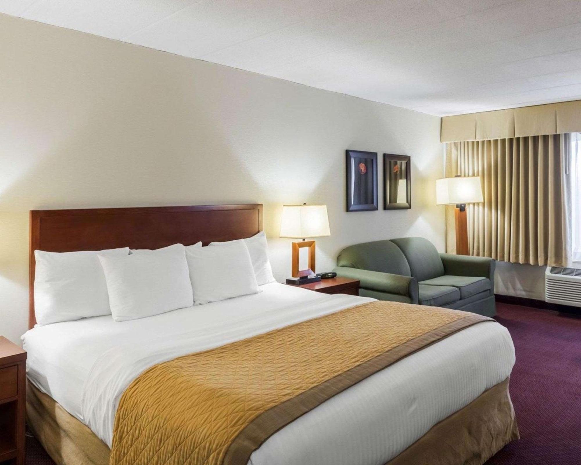 Clarion Hotel Somerset - New Brunswick Экстерьер фото